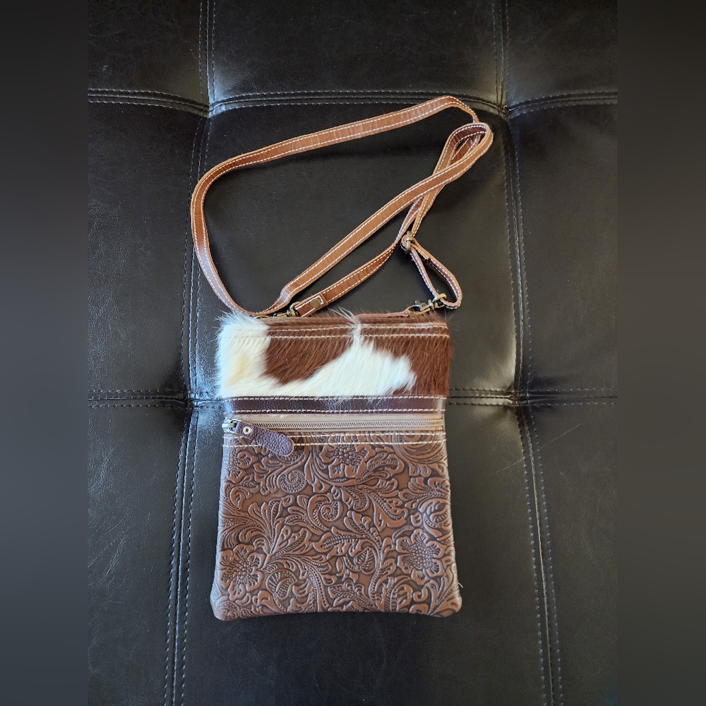 Crossbody cowhide bag